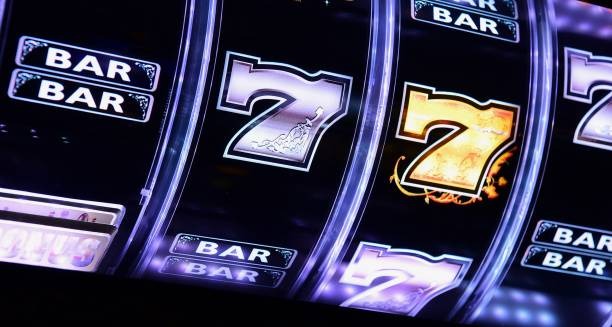 Live blackjack table on lambe 77 app showing dealer and player cards Live blackjack table on lambe 77 app showing dealer and player cards